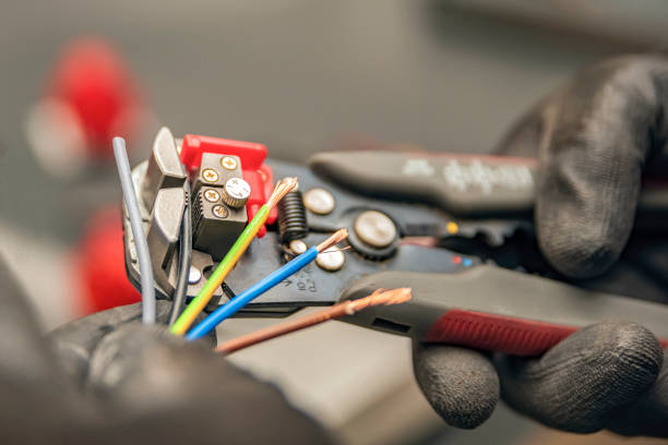Best Electrical Contractors for Businesses  in Willoughby, OH